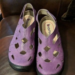 Bionica leather purple closed toe sandals 8.5M